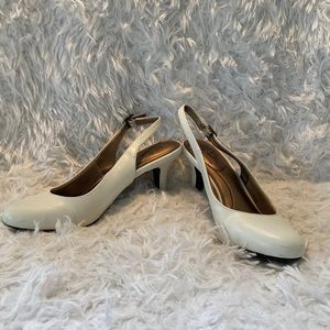 Lifestride low to inch heel white leather like material